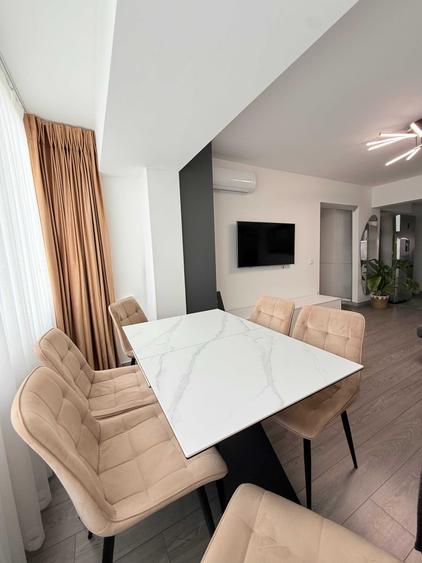 Apartament cu 3 camere decomandat în Traian
