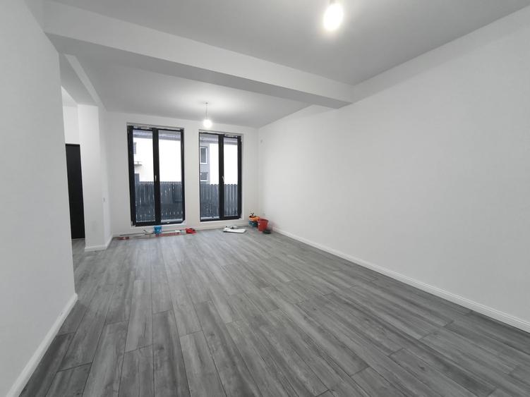 Casă individuală cu 4 camere cu Canalizare în Central