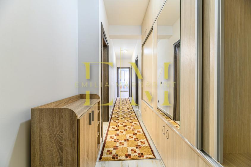 Apartament cu 3 camere semidecomandat, mobilat în Tractorul