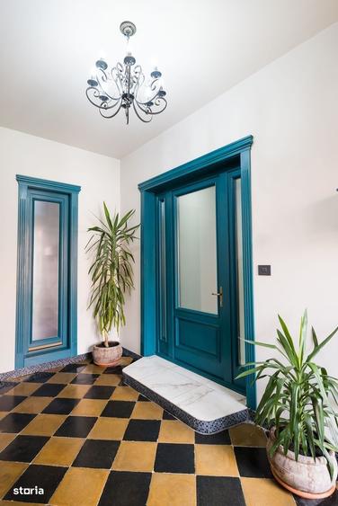 Apartament cu 4 camere decomandat, mobilat în Central