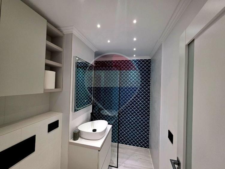 Apartament cu 2 camere semidecomandat, mobilat în Micălaca