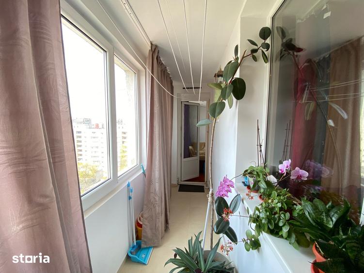 Apartament cu 3 camere semidecomandat, mobilat în Dristor