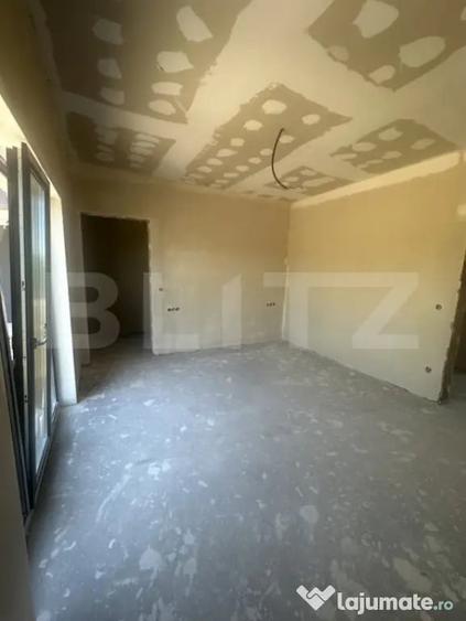 Casă cu 4 camere cu Teren 500 Mp în Păulești
