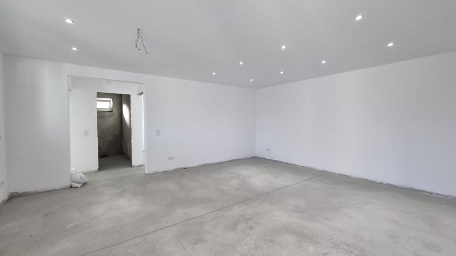 Casă individuală cu 4 camere cu Teren 645 Mp în Lazuri