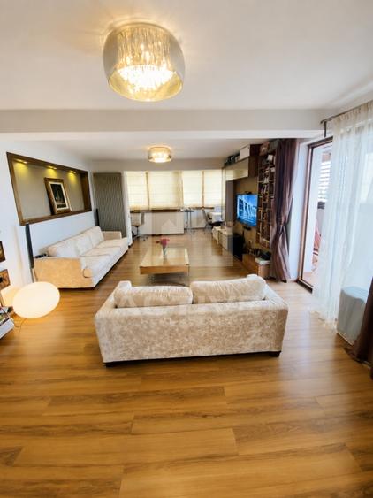 Apartament cu 3 camere semidecomandat, mobilat în Gheorgheni
