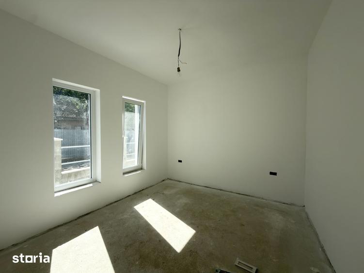 Casă cu 3 camere cu Teren 275 Mp în Sânmihaiu Român