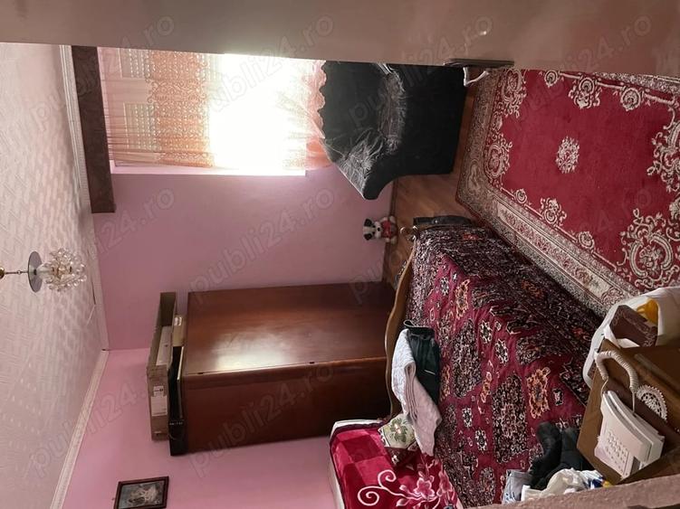 Apartament cu 4 camere decomandat în Central