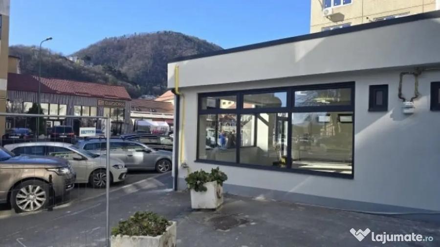 Inchiriez spatiu comercial 70mp utili,Centrul Civic, Brasov, 1.500euro - 2