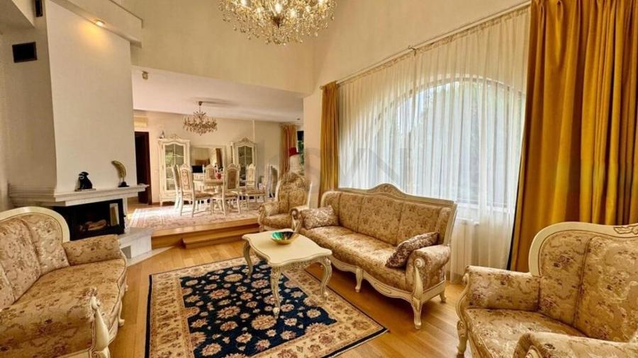 Casă individuală cu 6 camere cu Piscina în Iancu Nicolae