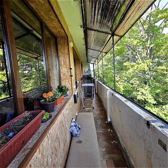 Apartament cu 4 camere decomandat, mobilat în Micro 16