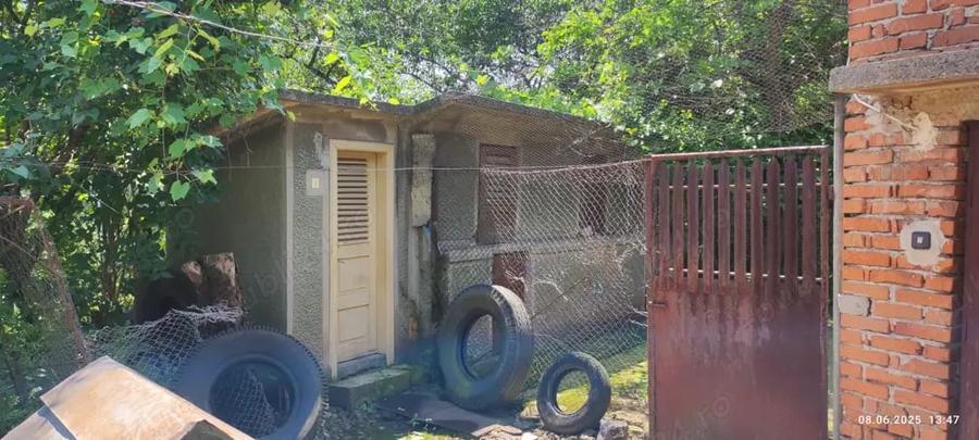 Casă cu 4 camere cu Teren 2700 Mp în Teiș