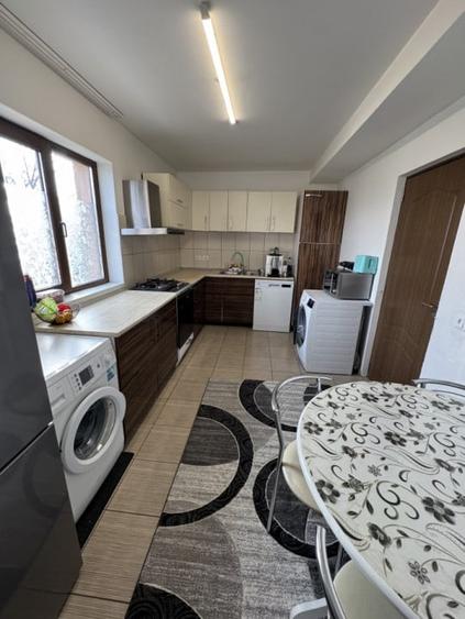 Casă individuală cu 5 camere cu Teren 470 Mp în Blejoi