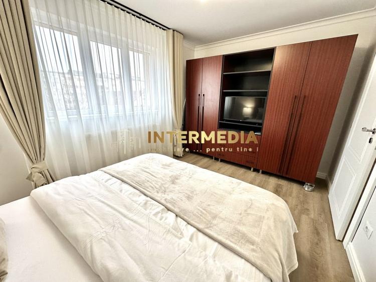 Apartament cu 2 camere semidecomandat, mobilat în Cetate