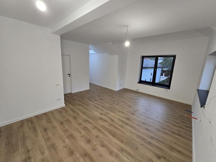 Apartament cu 2 camere decomandat în Zamora