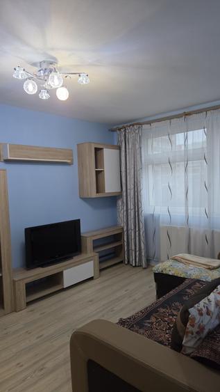 Apartament cu 2 camere semidecomandat în Florilor