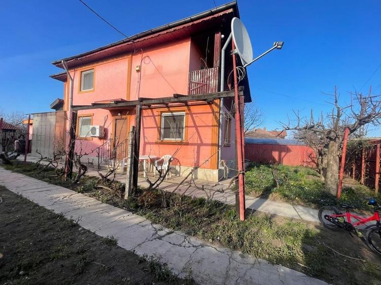Casă cu 4 camere în Ogrăzile
