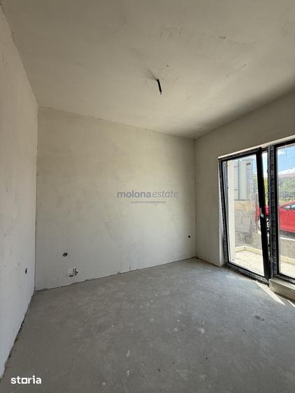 Casă cu 4 camere cu Teren 403 Mp în Dâmbul Rotund