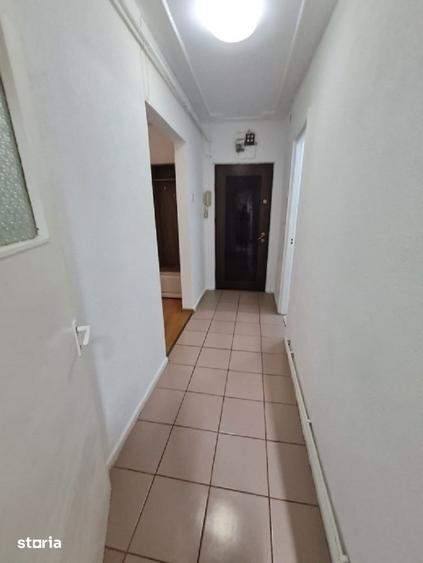 Apartament cu 2 camere decomandat în Podu Roș