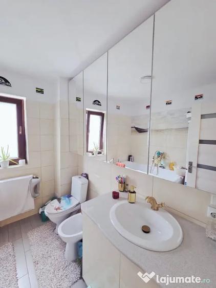 Apartament cu 3 camere decomandat, mobilat în Vișan