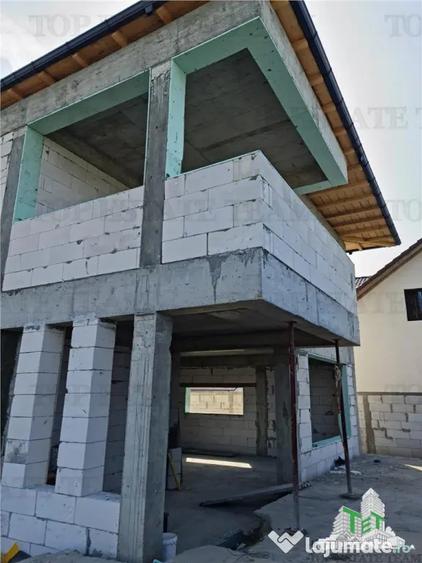 Casă cu 6 camere cu Teren 450 Mp în Valu lui Traian