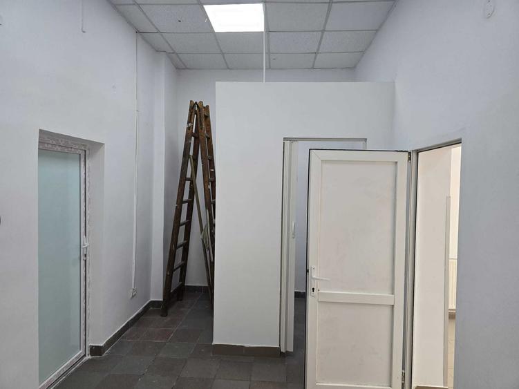Spațiu comercial, de 90 mp, în Central