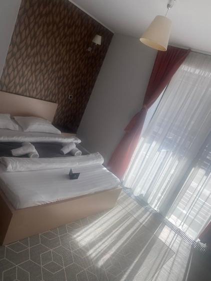 Apartament cu 4 camere decomandat, mobilat în 13 Decembrie