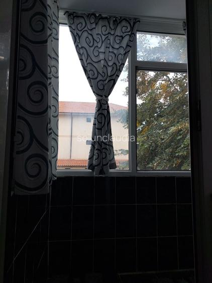 Apartament complet mobilat zona buna 1 decembrie