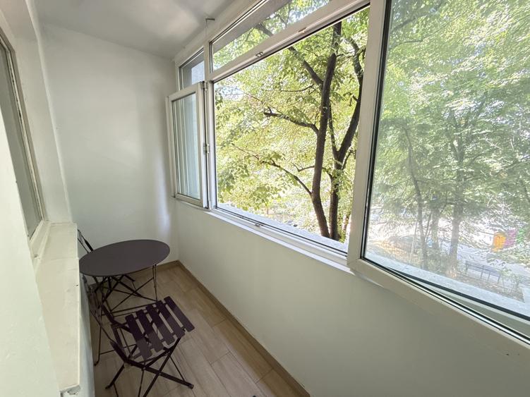 Apartament cu 3 camere decomandat în Giurgiului