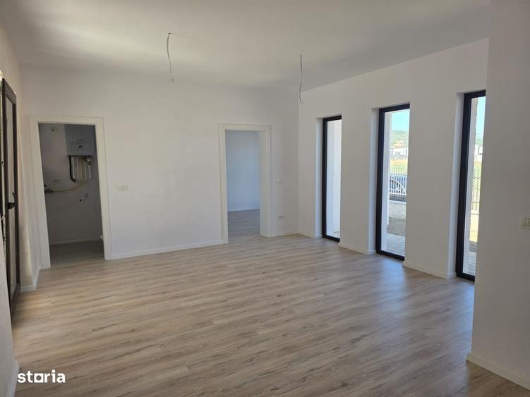 Casa individuala de tip P in suprafata de 90 mp. si teren 370 mp., Alb - 10
