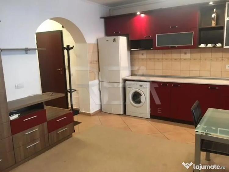Apartament cu 3 camere semidecomandat în Băneasa