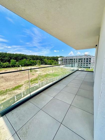 Apartament cu 4 camere decomandat în Băneasa