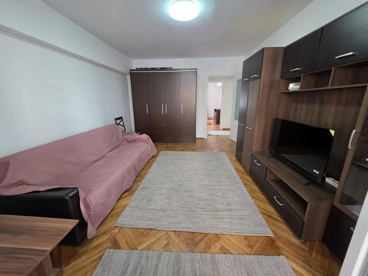 Apartament cu 2 camere decomandat în Griviței