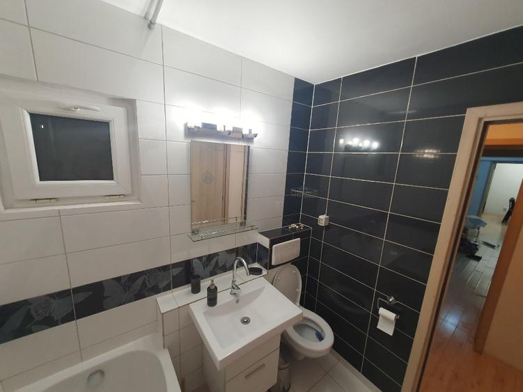 Apartament cu 3 camere decomandat în 1 Mai