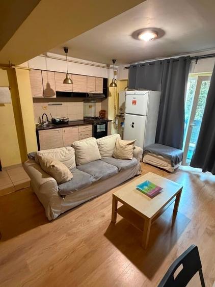 Apartament cu 3 camere decomandat, mobilat în Mogoșoaia