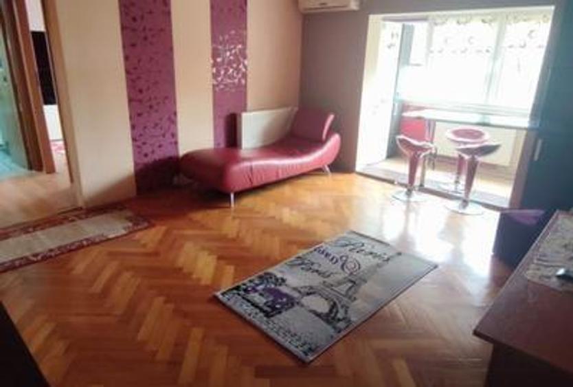 Apartament cu 3 camere semidecomandat în Bucovina