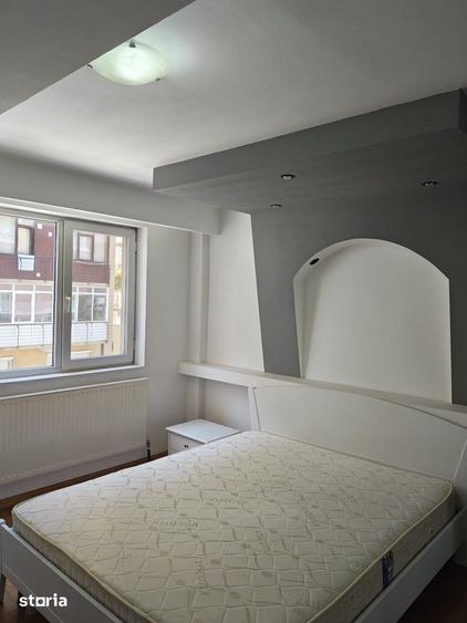 Apartament cu 2 camere decomandat în Calea București