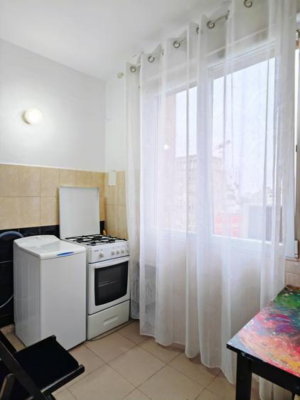 Garsonieră decomandată în P-ța Romană