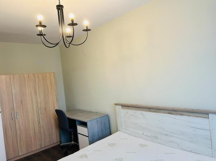 Apartament cu 3 camere semidecomandat în Central