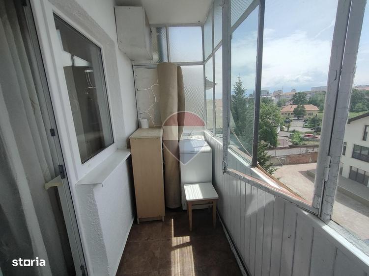 Apartament cu 3 camere decomandat în Calea Dumbrăvii