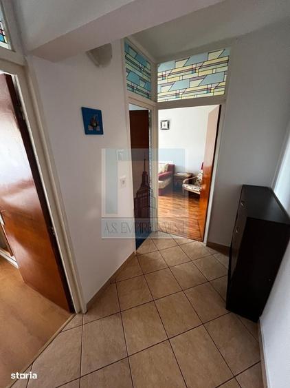 Apartament cu 3 camere decomandat în Răcădău