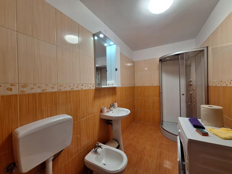 Apartament decomandat, balcon, etaj intermediar, zona Florilor - 5