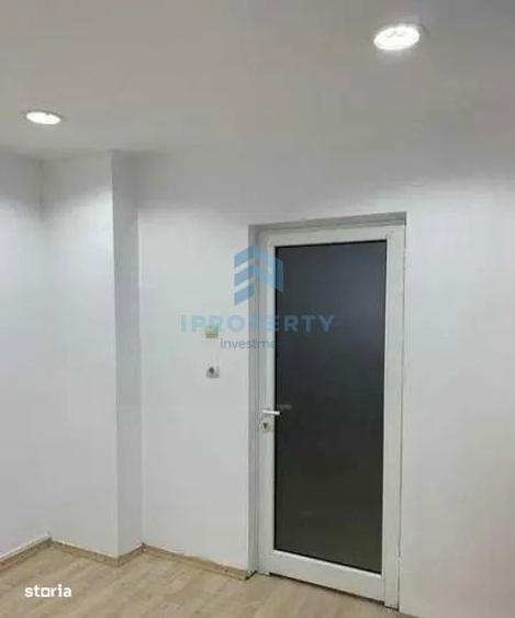 Spatiu Birouri | Piata Romana | 1 minut metrou | 12 mp | - 1