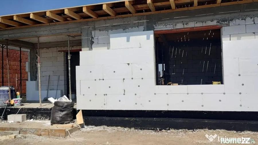 Casă cu 4 camere cu Teren 430 Mp în Cumpăna