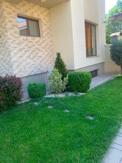 Casă individuală cu 5 camere cu Teren 176 Mp în Sărari