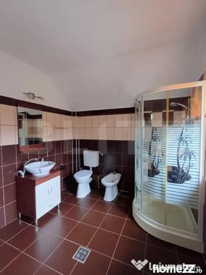 Casă cu 5 camere cu Teren 600 Mp în Central