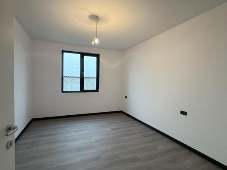 Casă individuală cu 3 camere cu Teren 375 Mp în Brestei