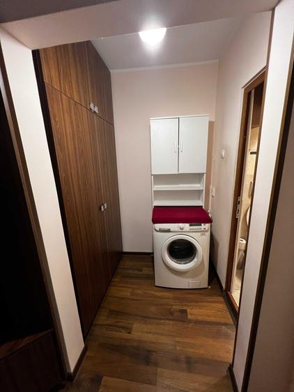 Apartament cu 3 camere decomandat în Exterior Vest