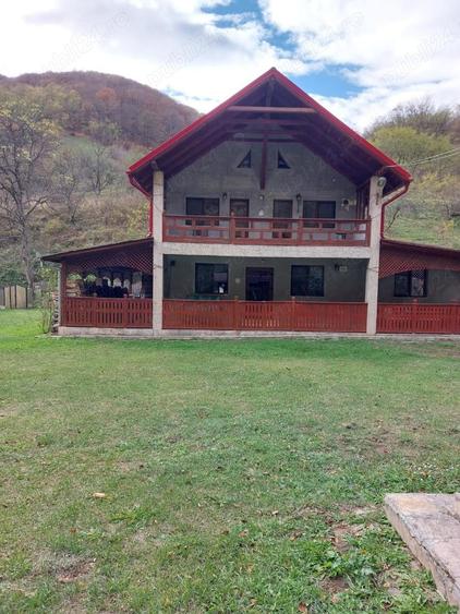 Casă cu 3 camere cu Teren 2000 Mp în Toplița