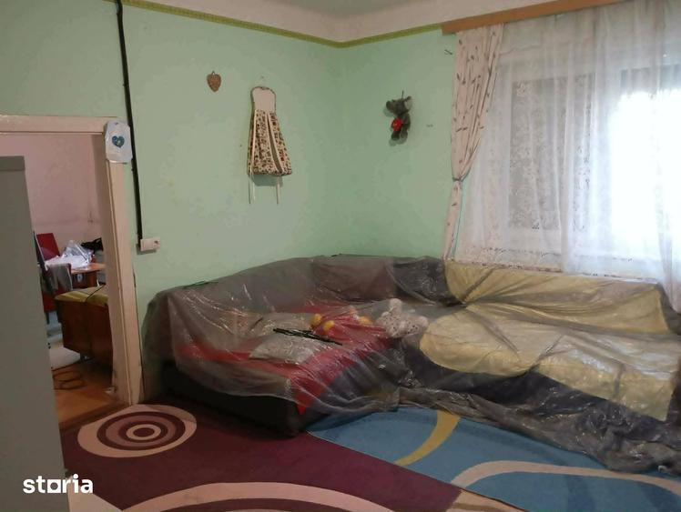 Casă cu 4 camere cu Teren 1407 Mp în Central