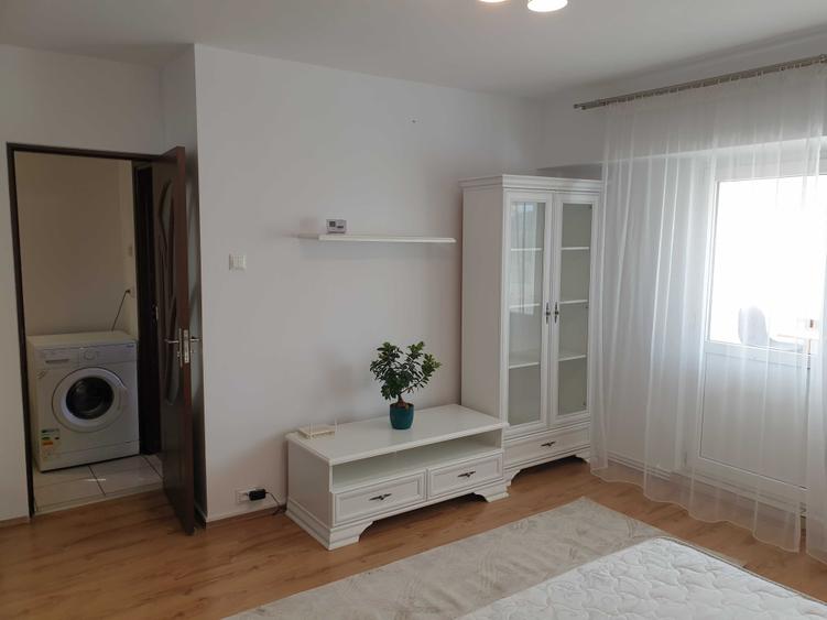Garsonieră decomandată în Nicolina